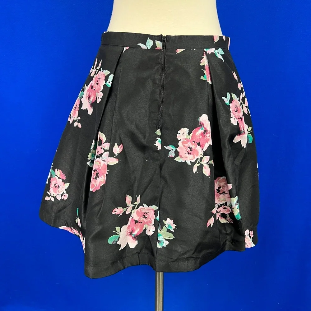 |•SEQUIN HEARTS•| Floral Black Skater/Circle Skirt Tulle Layer Size 5
